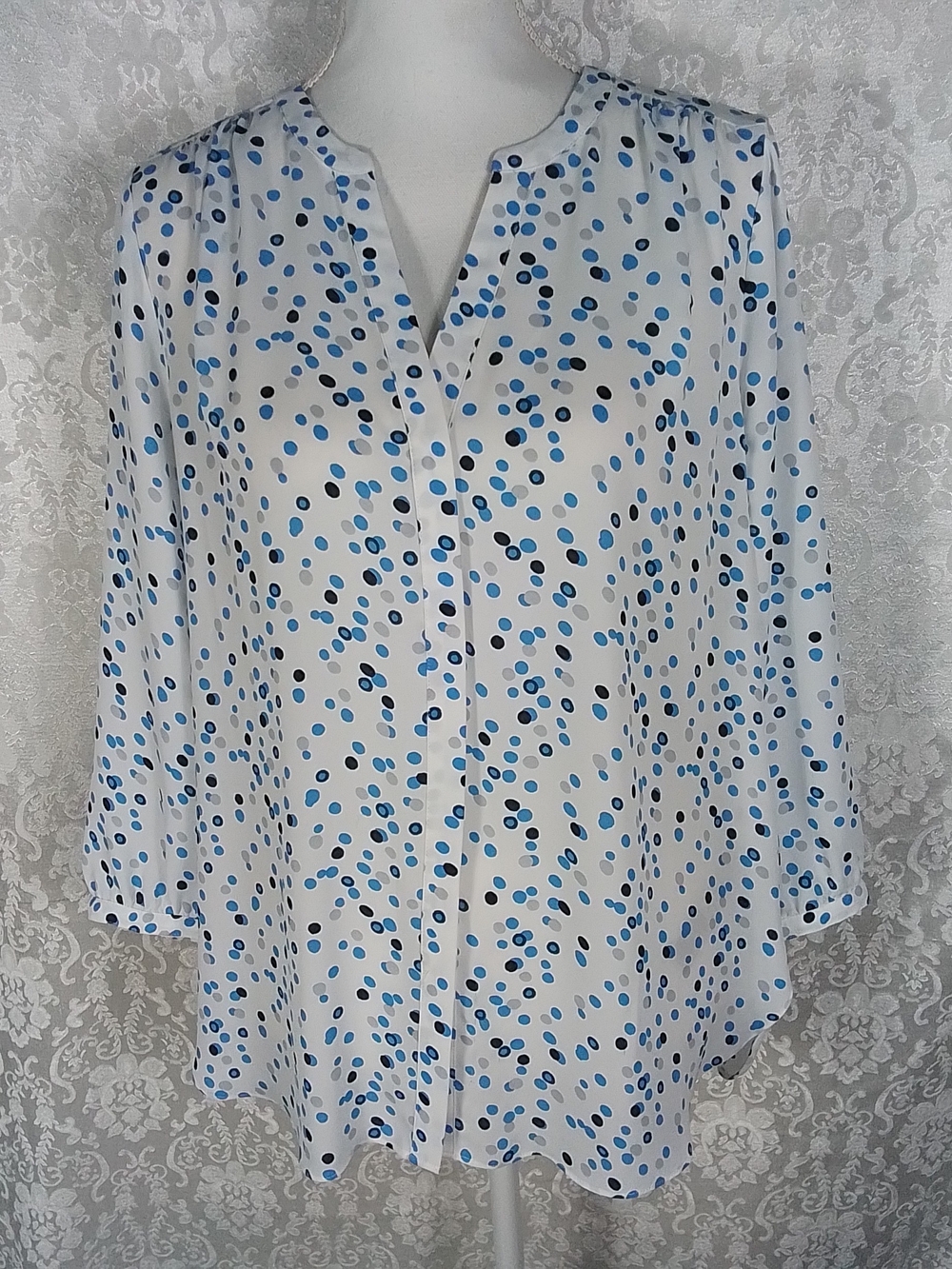 NYDJ womens lightweight semi-sheer white with dots and long sleeves size M